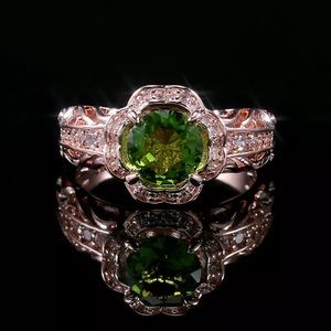 NEW•Women’s Rosegold Peridot & CZ ring size 9
